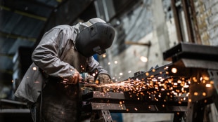 India’s IIP surges to two-year high in November; industry experts signal broad-based recovery (Source: Canva)