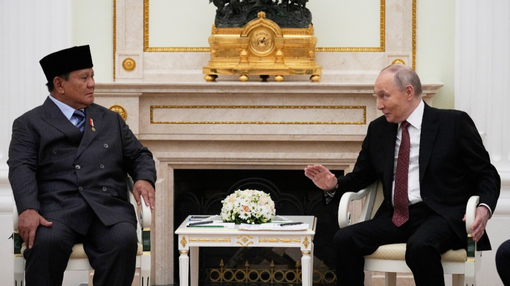 Indonesian President meets Vladimir Putin Indonesian President meets Vladimir Putin