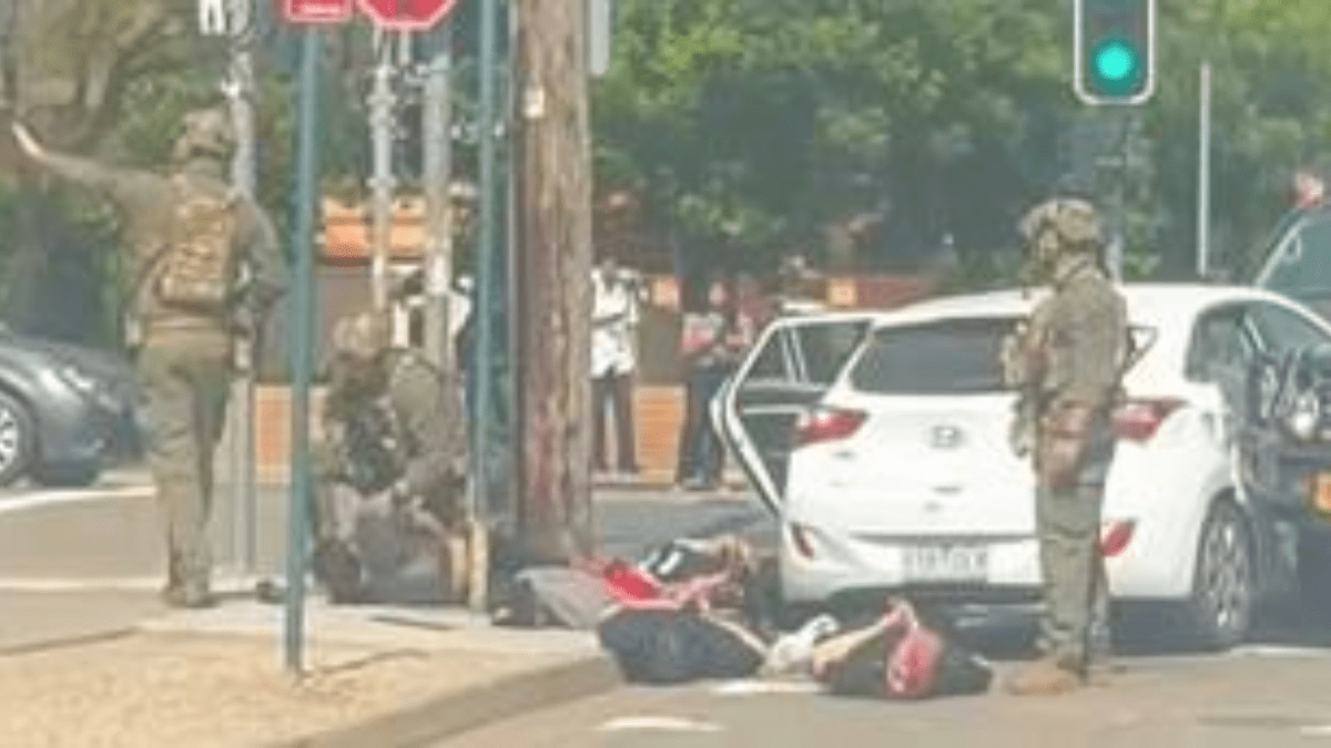 A group of men travelling from Victoria were dramatically intercepted by heavily armed tactical police in Sydney’s south-west while travelling to Bondi Beach on Thursday afternoon