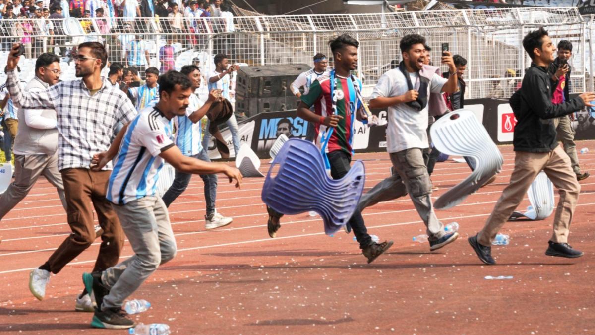 Lionel Messi India tour, Messi Kolkata event, Messi Salt Lake Stadium chaos, Messi India visit controversy, Kolkata Messi event mismanagement, West Bengal Sports Minister resignation, Aroop Biswas resignation, Aroop Biswas Messi event, Bengal Sports Minister offers to resign, Mamata Banerjee Messi event response, Salt Lake Stadium crowd chaos, Kolkata stadium mismanagement, Messi event crowd trouble, Bottle throwing at Salt Lake Stadium, Vandalism at Messi Kolkata event, West Bengal police show cause notice, DGP Rajeev Kumar show cause, Bidhannagar Police Commissioner notice, IPS officer suspended Bengal, Government action after Messi event, Messi fans angry Kolkata, Messi surrounded by security video, Messi India event viral videos, Fans protest at Messi event, Why did chaos break out at Messi event in Kolkata, Why Bengal Sports Minister offered resignation, What went wrong at Messi Salt Lake Stadium event, Messi event mismanagement explained, Police action after Messi Kolkata chaos Lionel Messi India tour, Messi Kolkata event, Messi Salt Lake Stadium chaos, Messi India visit controversy, Kolkata Messi event mismanagement, West Bengal Sports Minister resignation, Aroop Biswas resignation, Aroop Biswas Messi event, Bengal Sports Minister offers to resign, Mamata Banerjee Messi event response, Salt Lake Stadium crowd chaos, Kolkata stadium mismanagement, Messi event crowd trouble, Bottle throwing at Salt Lake Stadium, Vandalism at Messi Kolkata event, West Bengal police show cause notice, DGP Rajeev Kumar show cause, Bidhannagar Police Commissioner notice, IPS officer suspended Bengal, Government action after Messi event, Messi fans angry Kolkata, Messi surrounded by security video, Messi India event viral videos, Fans protest at Messi event, Why did chaos break out at Messi event in Kolkata, Why Bengal Sports Minister offered resignation, What went wrong at Messi Salt Lake Stadium event, Messi event mismanagement explained, Police action after Messi Kolkata chaos