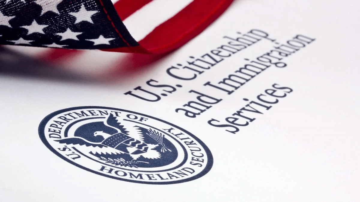 Green card holders should be aware of 9 significant changes that may affect their U.S. permanent residency in 2026 and beyond.