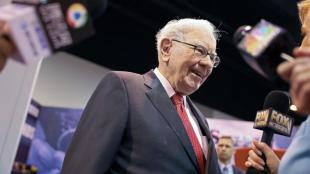 Warren Buffett’s $19.8 Billion Chevron Bet: Betting Big on Energy Over AI