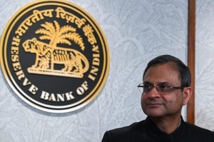 RBI MPC Meet Dec 2025 Highlights: Governor Sanjay Malhotra announces the monetary policy decision.