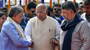 karnataka, karnataka cm row, karnataka cm siddaramaiah, dk shivakumar, karnataka deputy cm, dk shivakumar news, dks news, congress