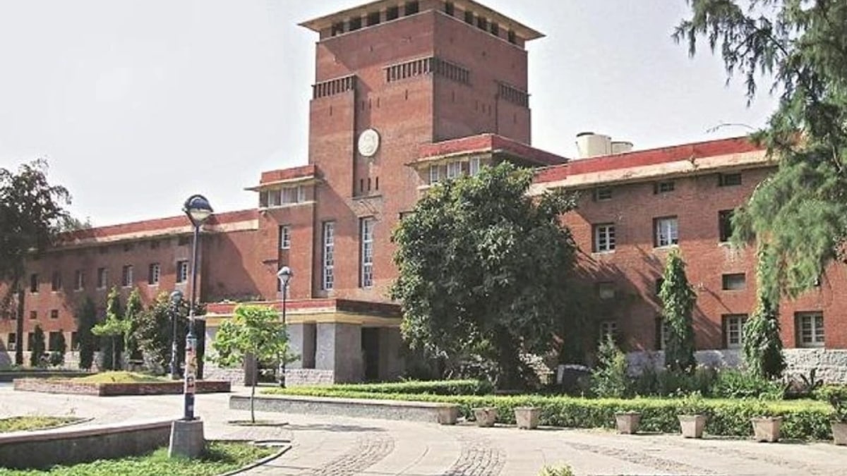 Two Delhi University colleges receive bomb threats, authorities on alert