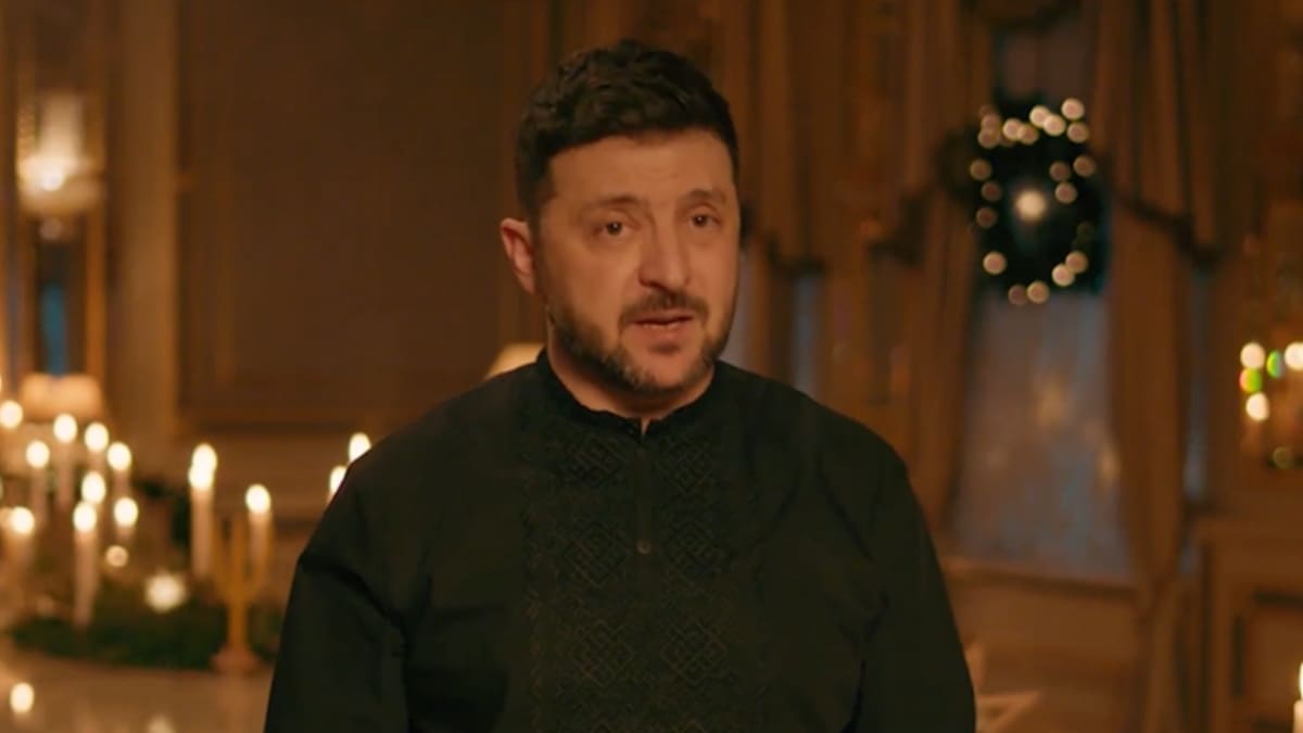 Zelenskyy appears to speak of Putin in Christmas message, then calls for peace