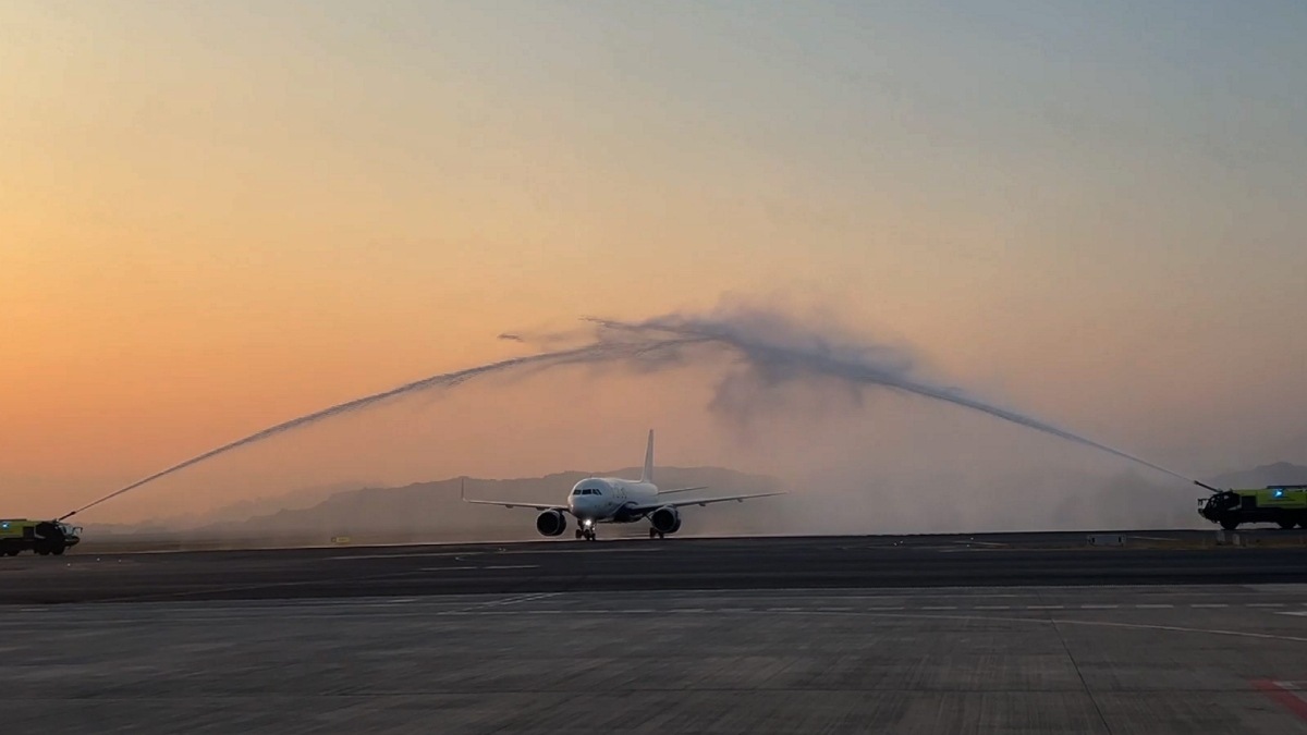 Navi Mumbai International Airport Live: First commercial flight lands at NMIA to a traditional water cannon welcome