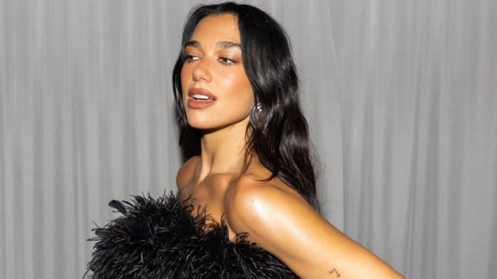 Dua Lipa reveals stretching and brick yoga routine that keeps her ‘stage-ready’ Dua Lipa reveals stretching and brick yoga routine that keeps her ‘stage-ready’