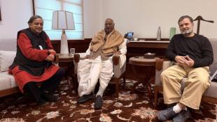 Shashi Tharoor Congress news, Shashi Tharoor Rahul Gandhi meeting, Tharoor meets Mallikarjun Kharge, Congress internal rift Kerala, Shashi Tharoor latest news, Congress Kerala Assembly elections, UDF Kerala campaign, Tharoor AICC meeting skip, Congress leadership crisis, Rahul Gandhi Congress Kerala strategy, Mallikarjun Kharge news, Tharoor future in Congress, Congress Kerala politics, opposition unity Congress, Thiruvananthapuram MP Tharoor