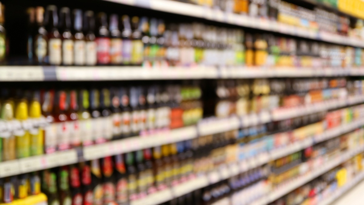 Infographic showing Nuvama’s Q3 consumer sector outlook with Tata Consumer and Nestle as top volume gainers and Colgate as a laggard. Infographic showing Nuvama’s Q3 consumer sector outlook with Tata Consumer and Nestle as top volume gainers and Colgate as a laggard.