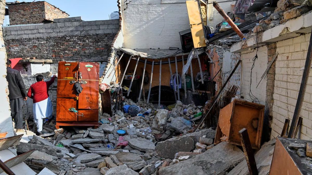 Islamabad Chief Commissioner Muhammad Ali Randhawa also told the media that the explosion seemed to have resulted from a gas leak.