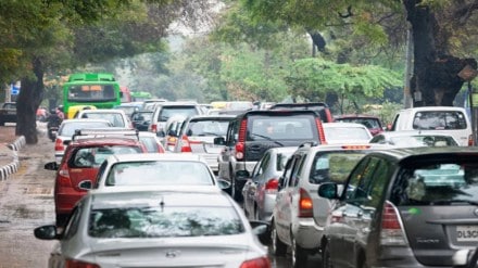 FIR for driving in wrong lane in Delhi