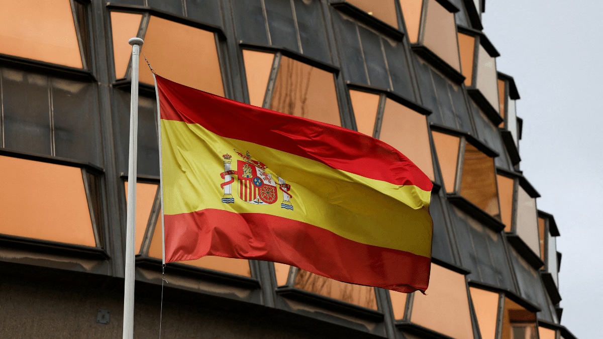 Spain moves for mass regularization in a step away from present-day European sentiment (Image: Reuters)