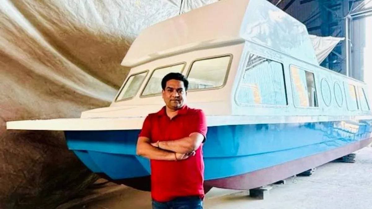 Kapil Mishra on Delhi Yamuna luxury cruise