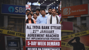 Bank strike today? SBI, PNB, BoB customers face service disruptions (Source: AI, X)