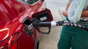 Torrent Gas cuts CNG, PNG prices