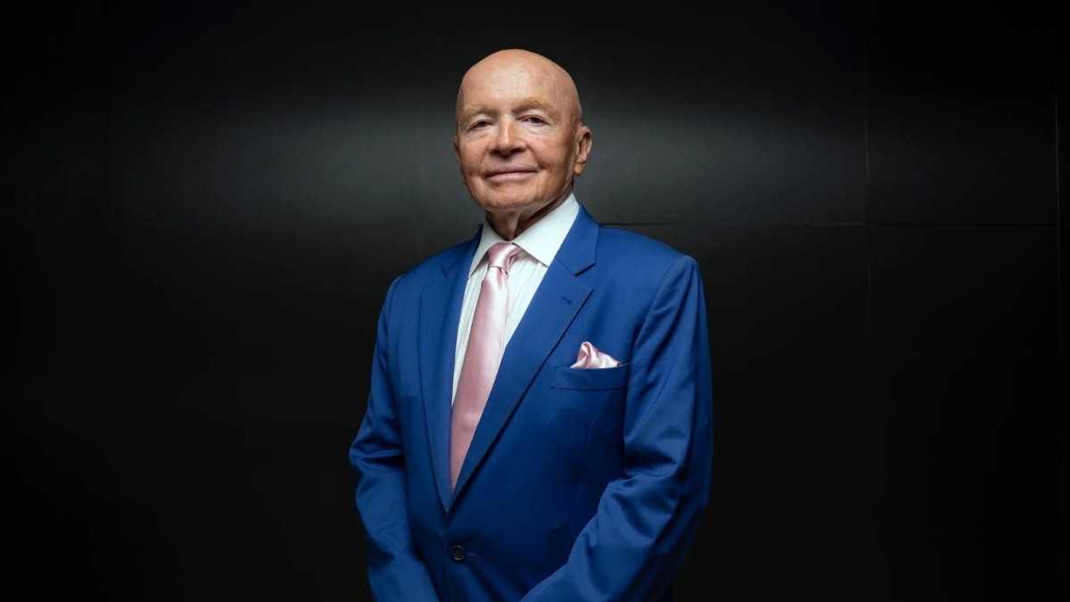 Mark Mobius discussing the Venezuelan stock market and Caracas Stock Exchange (IBC) rally following the capture of Nicolas Maduro and Trump's oil executive orders.