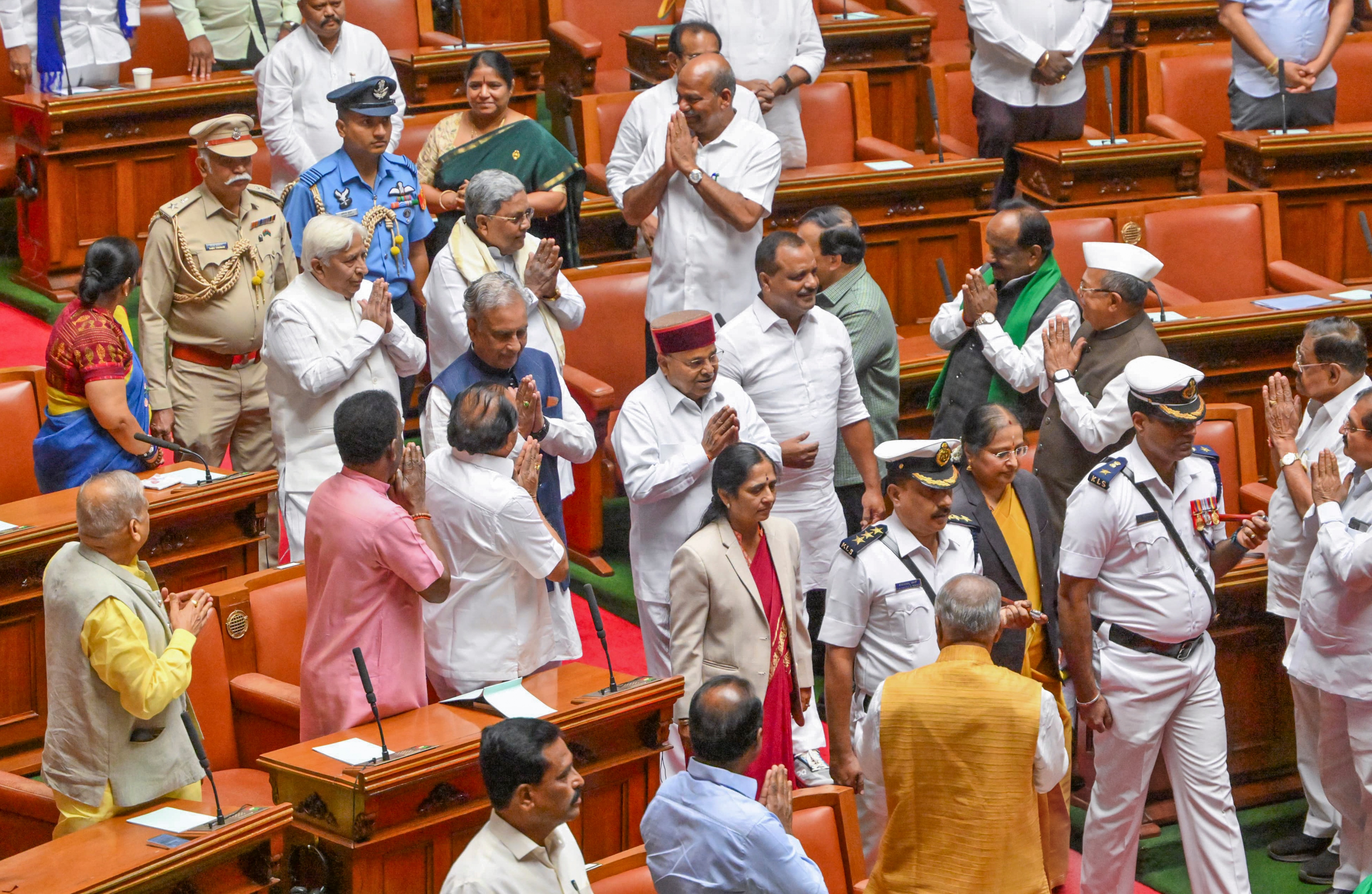 Karnataka Governor Thaawarchand Gehlot, state Assembly Speaker UT Khader, Chief Minister Siddaramaiah, Legislative Council Chairman Basavaraj Horatti and state Law and Parliamentary Affairs Minister H K Patil arrive for the joint session of the state legislature (Photo: PTI)