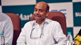 Damani was born in 1954 to a Marwari family that lived modestly, first in Bikaner and later in Mumbai.