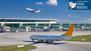 India’s Aviation Duopoly: Why these stocks are winning the passenger surge. (Image Source: Canva)