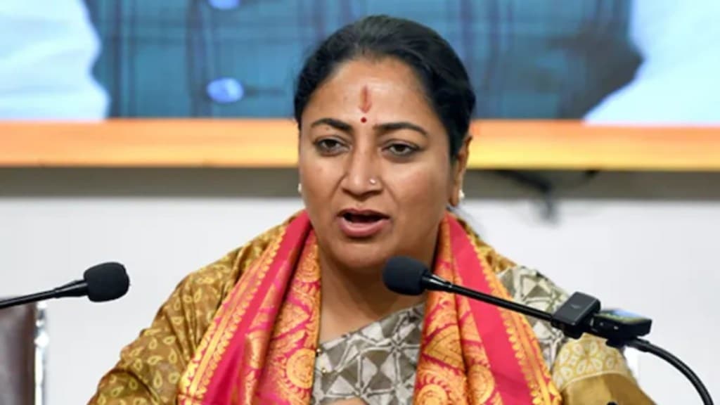 Delhi govt plans to allow private EVs and BS-VI cars to operate as taxis; shared rides planned Delhi govt plans to allow private EVs and BS-VI cars to operate as taxis; shared rides planned