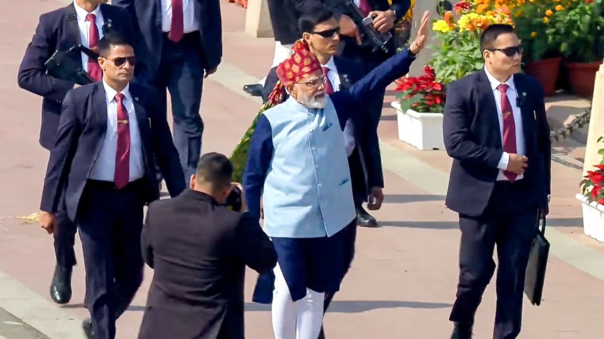 Republic Day 2026 LIVE: PM Modi greets people at Kartavya Path as parade concludes