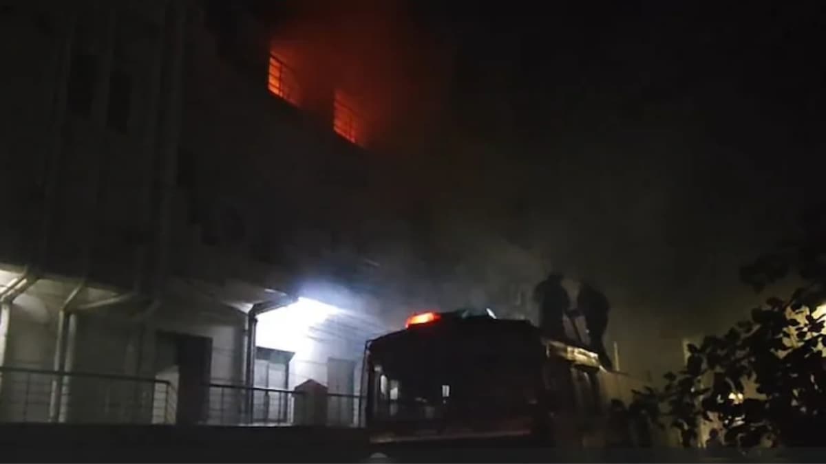 LIC office in Madurai where a senior branch manager was allegedly set on fire by a colleague in a staged murder case.