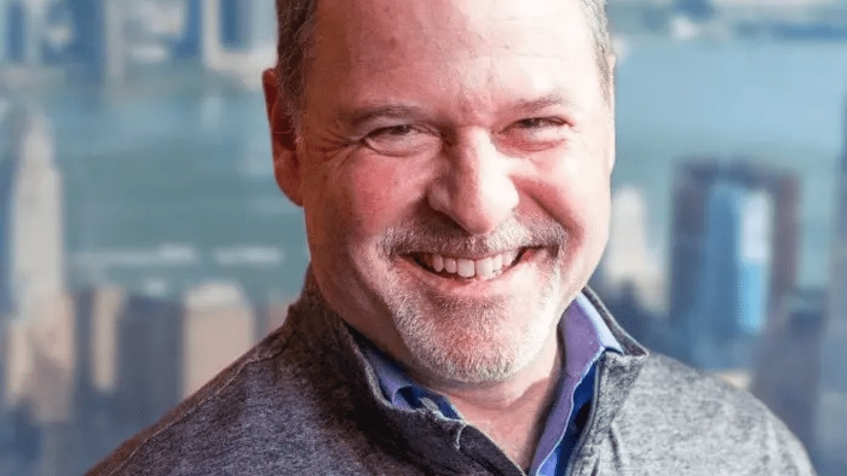 A digital interface showing AI avatars of Steve Jobs, Warren Buffett, and Oprah Winfrey acting as advisors to a tech CEO.