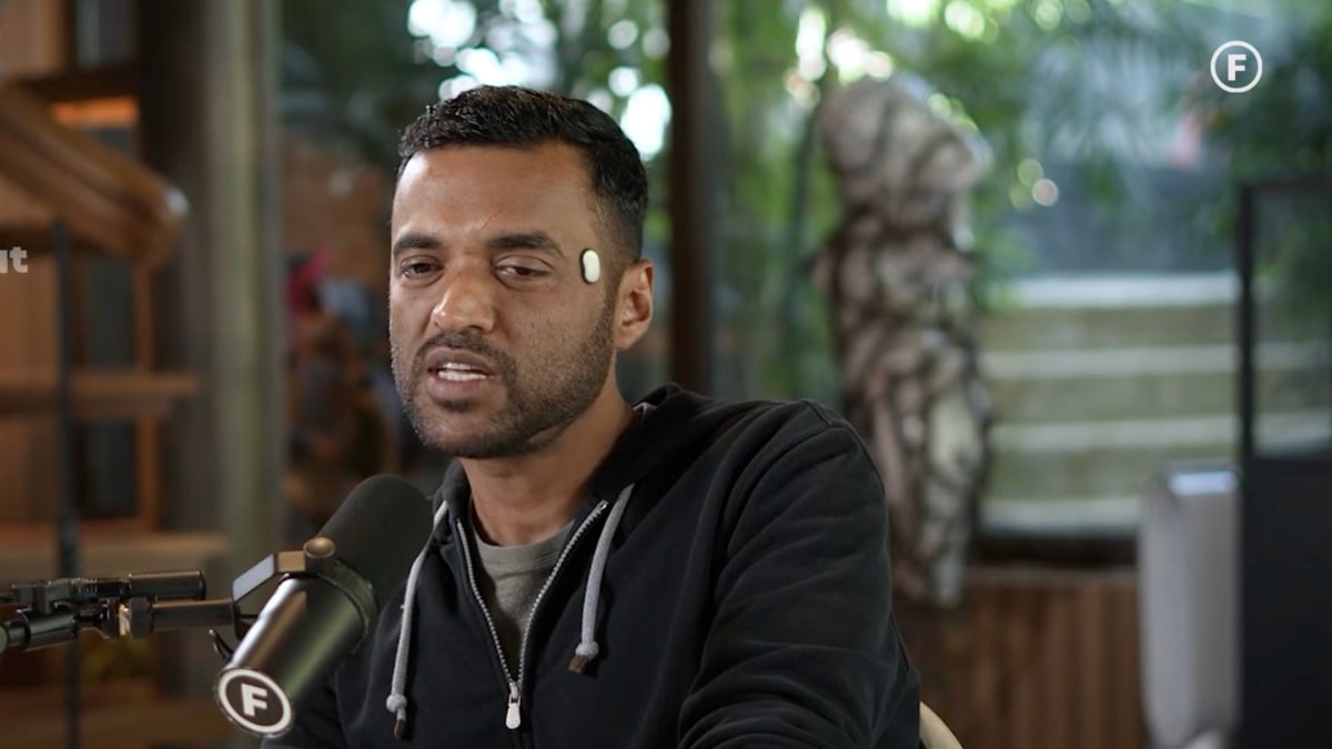 A startup founder has shared his views on why Zomato founder Deepinder Goyal is looking beyond food delivery, pointing to his foray into health-tech with Temple and aviation through LAT Aerospace.