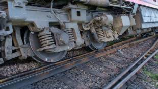 Chennai–New Jalpaiguri Express derails at Jakhapura Yard
