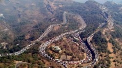What paralysed Mumbai-Pune Expressway? Bizarre scenes unfold as commuters get stuck in 32-hour long jam