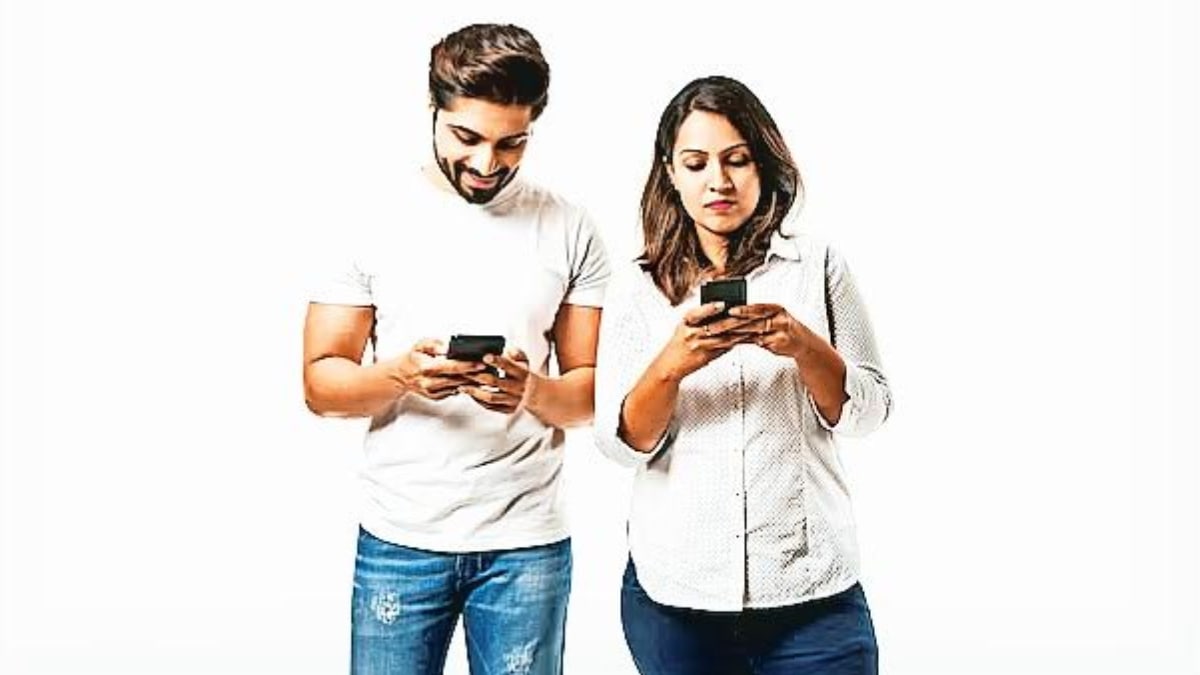 Moreover, a large part of video content gets distributed through peer-to-peer sharing on WhatsApp, thereby making mobile video not only a viewing habit but a social habit formed by the circulation of content constantly.