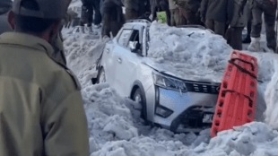 Zojila avalanches_Srinagar-Leh national highway_March 27