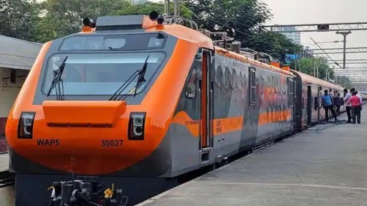 Der Amrit Bharat Express zwischen Nagercoil und Charlapalli startet ...