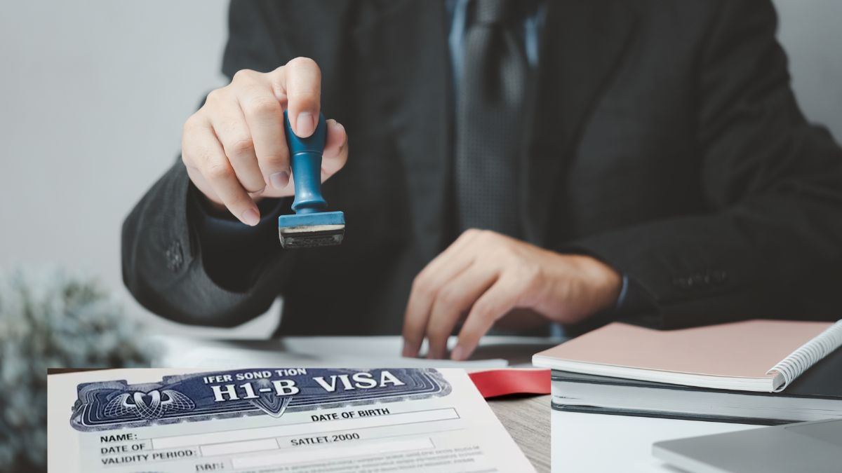 Wall Street H-1B Visa Filings Drop After Trump Crackdown Wall Street H-1B Visa Filings Drop After Trump Crackdown