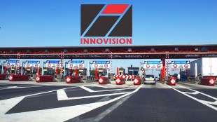 A professional corporate office setting with the Innovision company logo and a digital overlay displaying the IPO price band of Rs 521 to Rs 548 and the Rs 322 crore issue size.