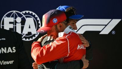 “I was 1 year old by the way”: WATCH Antonelli interrupt Hamilton, leaves him in splits