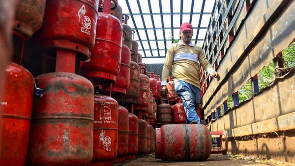 Corporate canteens serving nearly one million workers are facing LPG supply disruptions, prompting caterers to adopt alternative fuels and modify menus to maintain food services.