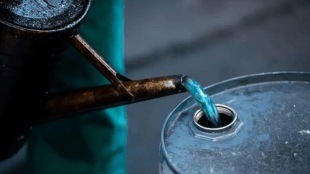 In a March 29 notification, the Ministry of Petroleum and Natural Gas relaxed safety and licensing norms to expand the distribution of Public Distribution System (PDS) superior kerosene oil (SKO) across 21 states and Union Territories, including regions where it had earlier been phased out, as per Reuters.