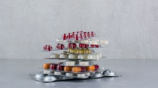 Why did Cipla USA recall over 400 cartons of cancer drugs?