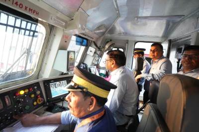 Why did Indian Railways commission the Kavach expansion on the Delhi-Howrah corridor?