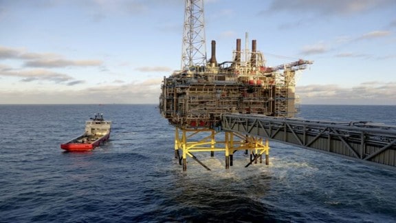 Nomura warns India oil import bill surge amid crude price rally