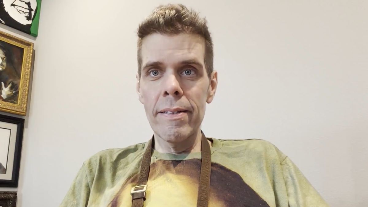 Perez Hilton hospitalized for 21 days after flu medication mistake