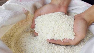 0.5 MT rice cargoes stuck at ports, in transit