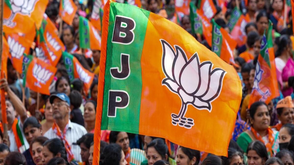 Amit Shah’s Bengal campaign blends organisational discipline with law and order, corruption and welfare messaging as BJP attempts to bridge the gap with TMC