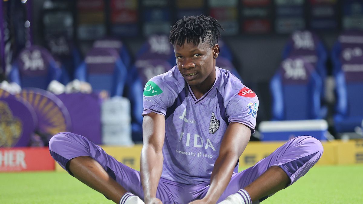 Blessing Muzarabani in KKR jersey training on match day in IPL 2026 after leaving PSL 2026
