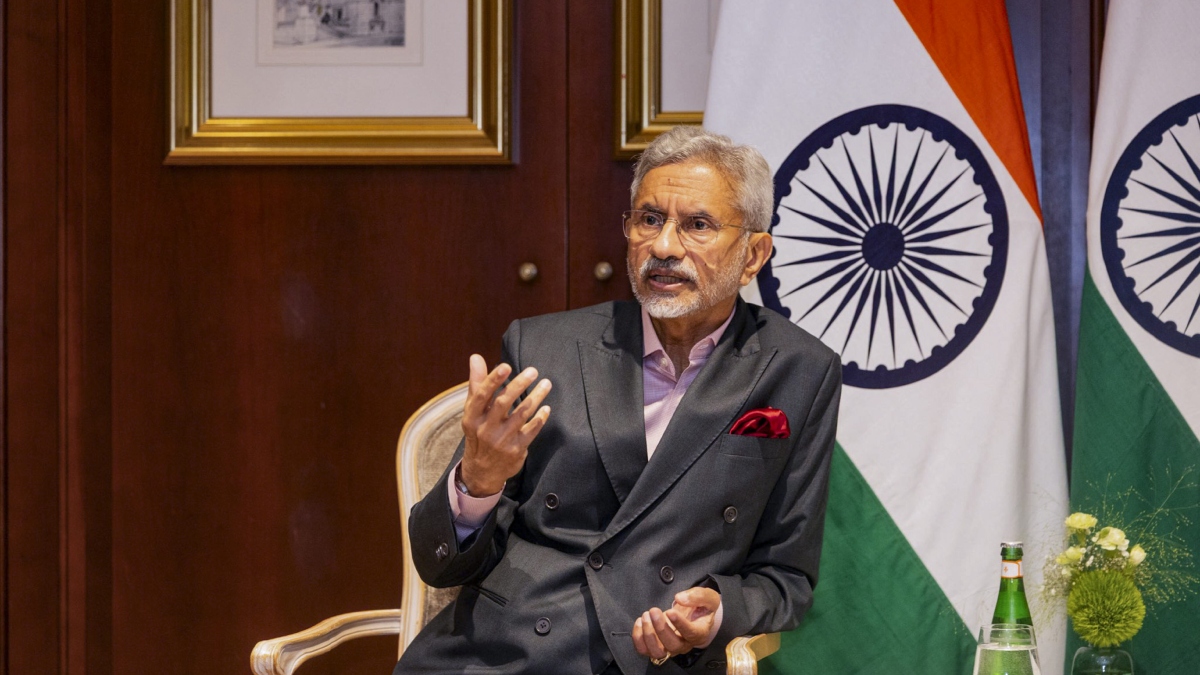 Jaishankar speaks to Iranian counterpart Araghchi as West Asia crisis deepens Jaishankar speaks to Iranian counterpart Araghchi as West Asia crisis deepens