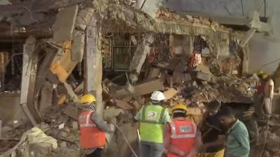 Madhya Pradesh lodge building collapse kills two; 7-10 feared trapped under debris