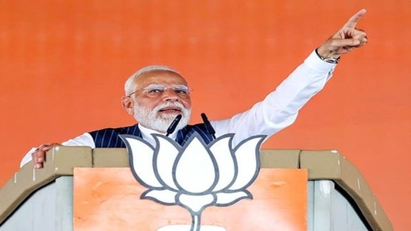PM Narendra Modi addressing election rally in Bengal.