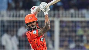 Nitish Kumar Reddy and Heinrich Klaasen celebrate SRH victory; Angkrish Raghuvanshi and Cameron Green run-out mix-up KKR vs SRH IPL 2026.